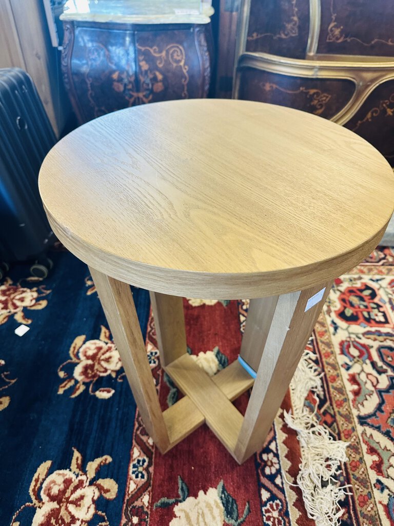 Rawson End Table 18x 26" H