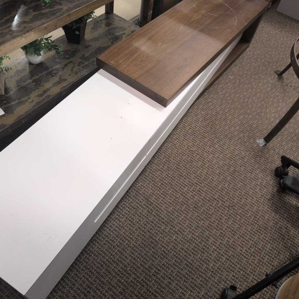 Dahnya Wood Extendable TV Stand