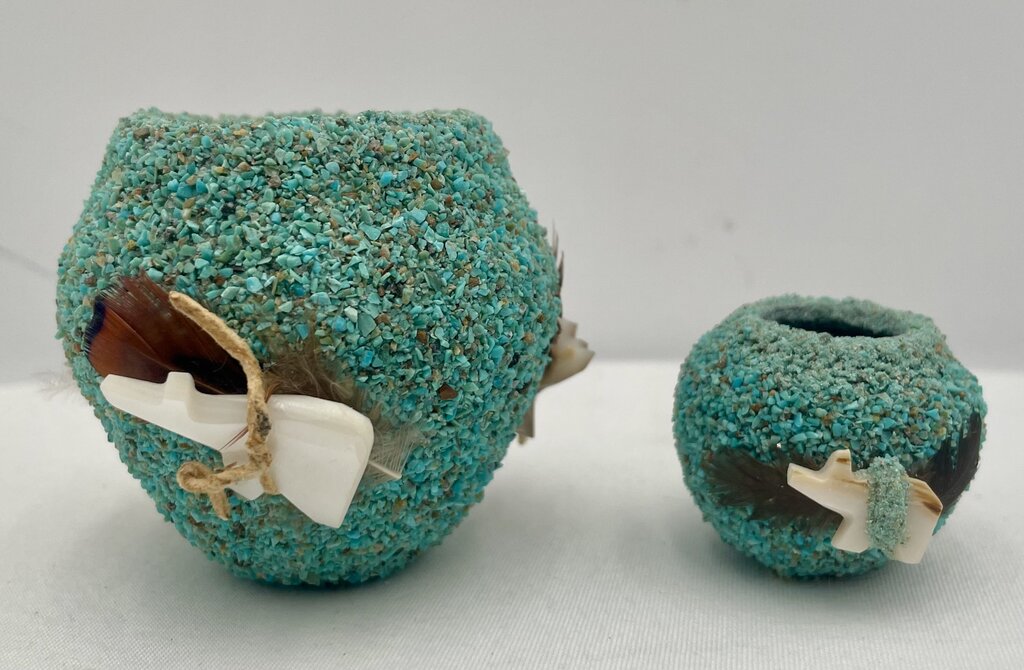 Native American Zuni Crushed Turquoise Mini Spirit Pots MOP Bears & Feathers (Set of 2)