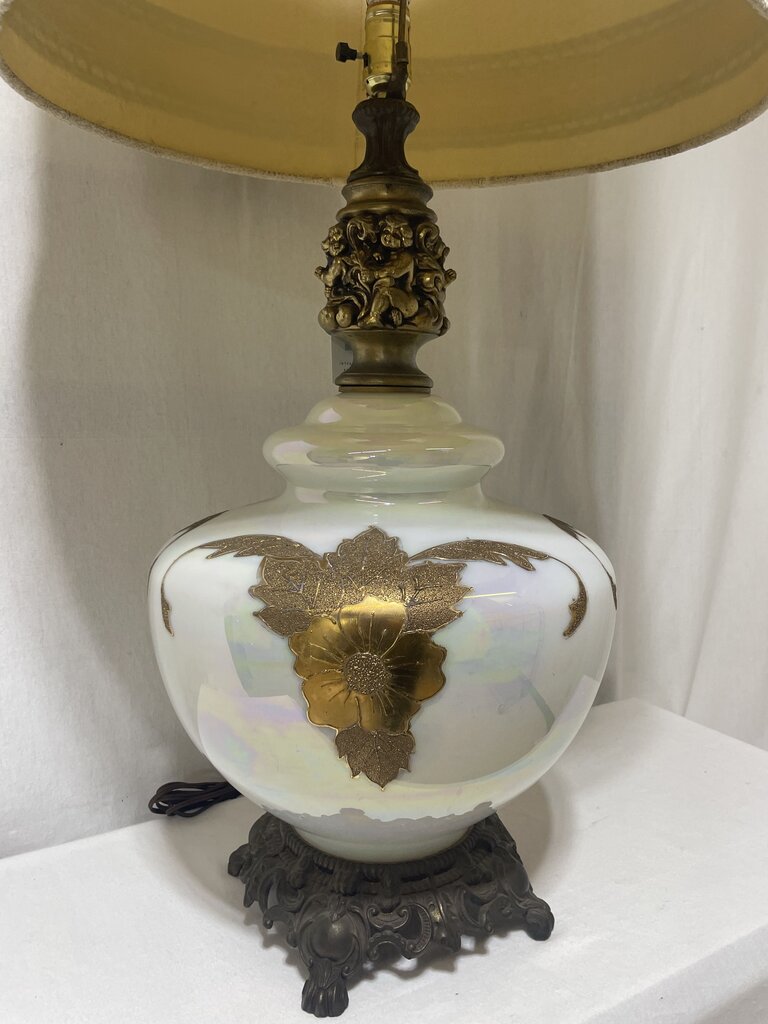 Vintage Hollywood Regency Italian Style Brass & Opalescent Milk Glass Gold Leaf Buffet Console Lamp