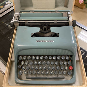 Vintage Olivetti Underwood Typewriter w/ Case