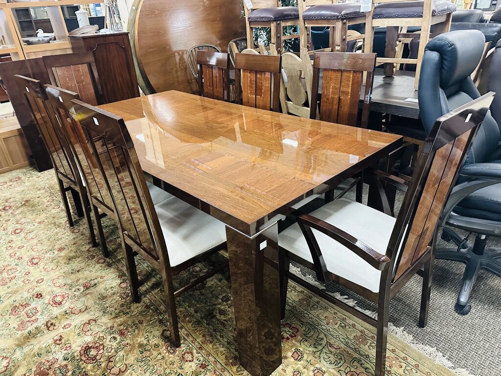 Italian Design High Gloss Dining set ( table + 2 leaves + 8 chairs) table 81x41 + two 18" leaves18