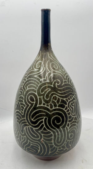 La Cruz GTO Mexico Dark Green Glaze Lite Pattern Narrow Neck Vase
