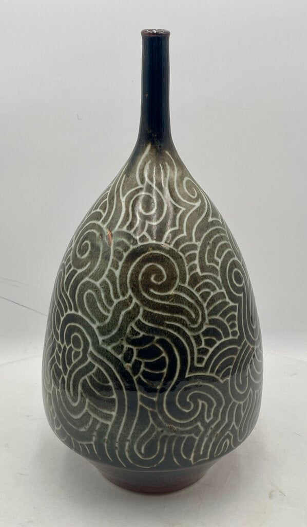 La Cruz GTO Mexico Dark Green Glaze Lite Pattern Narrow Neck Vase
