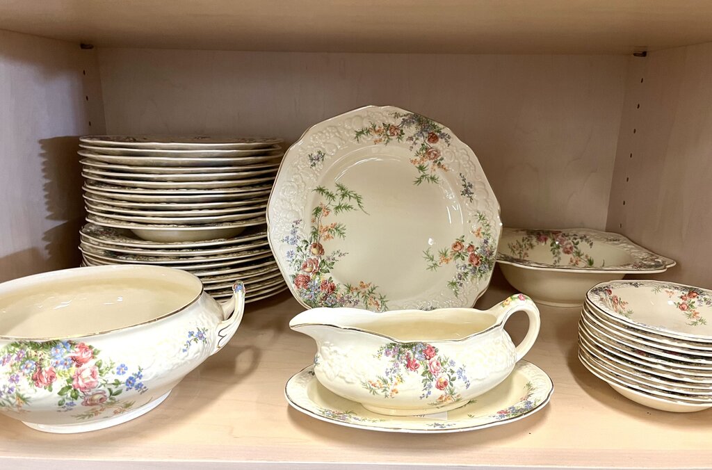 Vintage Crown Ducal Florentine Rosalie Dishes 39 Pcs