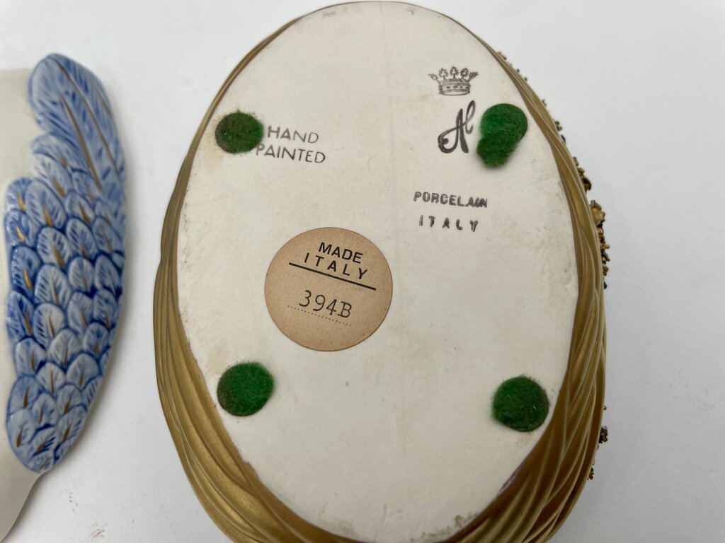 Italian Porcellane D'Arte Ermete Agostinelli Blue White Gilt Lidded Nesting Bird (#394B) (B)