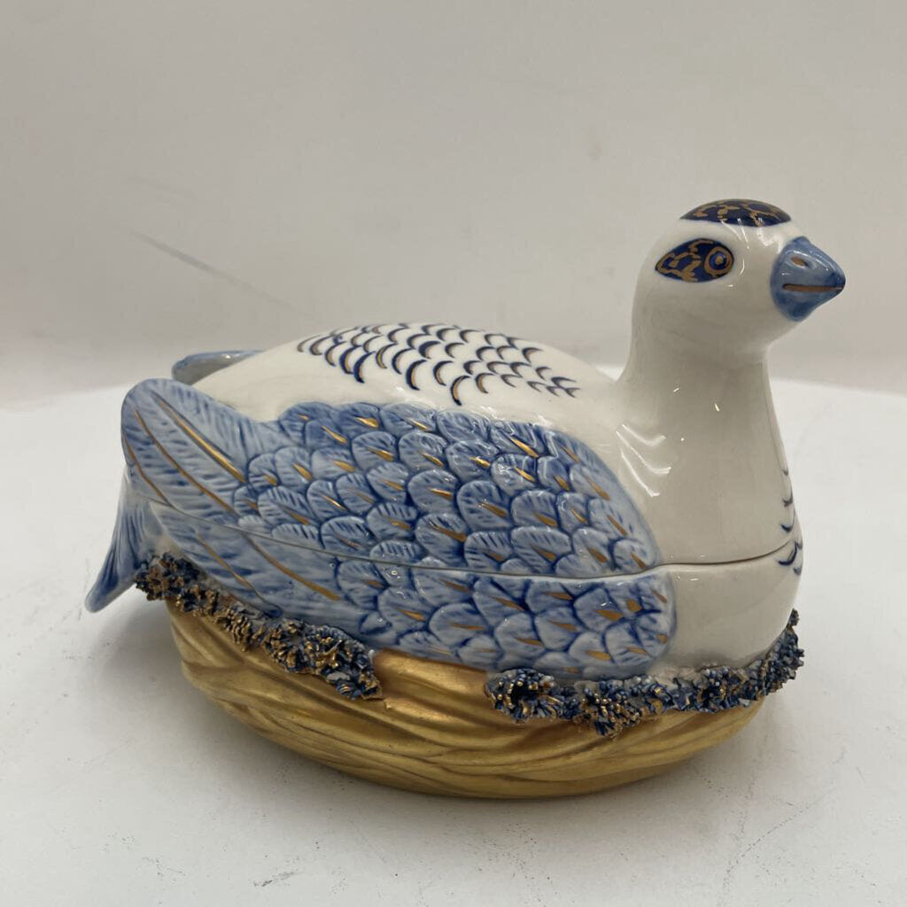 Italian Porcellane D'Arte Ermete Agostinelli Blue White Gilt Lidded Nesting Bird (#394B) (B)