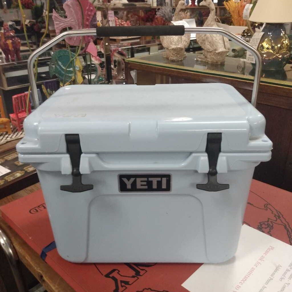 Yeti Cooler Roadie 20 Ice Blue Cooler