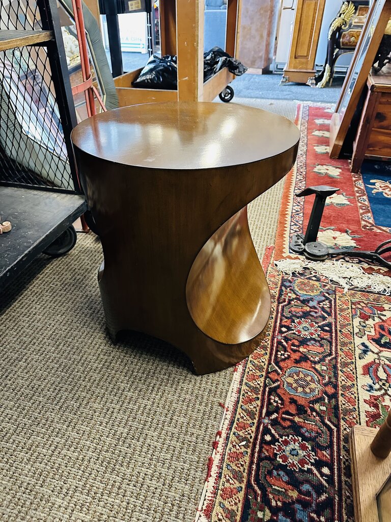 Modern Round End Table 20x23