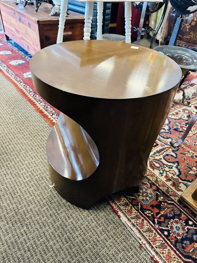 Modern Round End Table 20x23