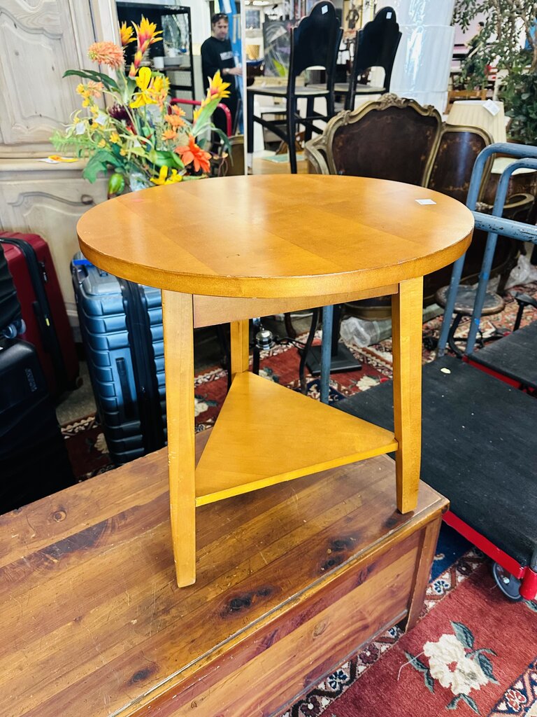 Round Side /End Table 24x25" H