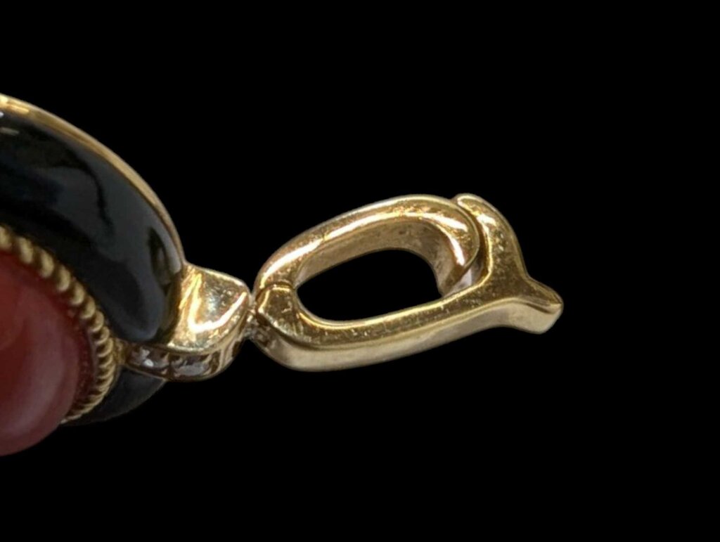 Bracelet w/ Coral, Diamond, Mother of Pearl & Black Onyx 18k yellow Gold