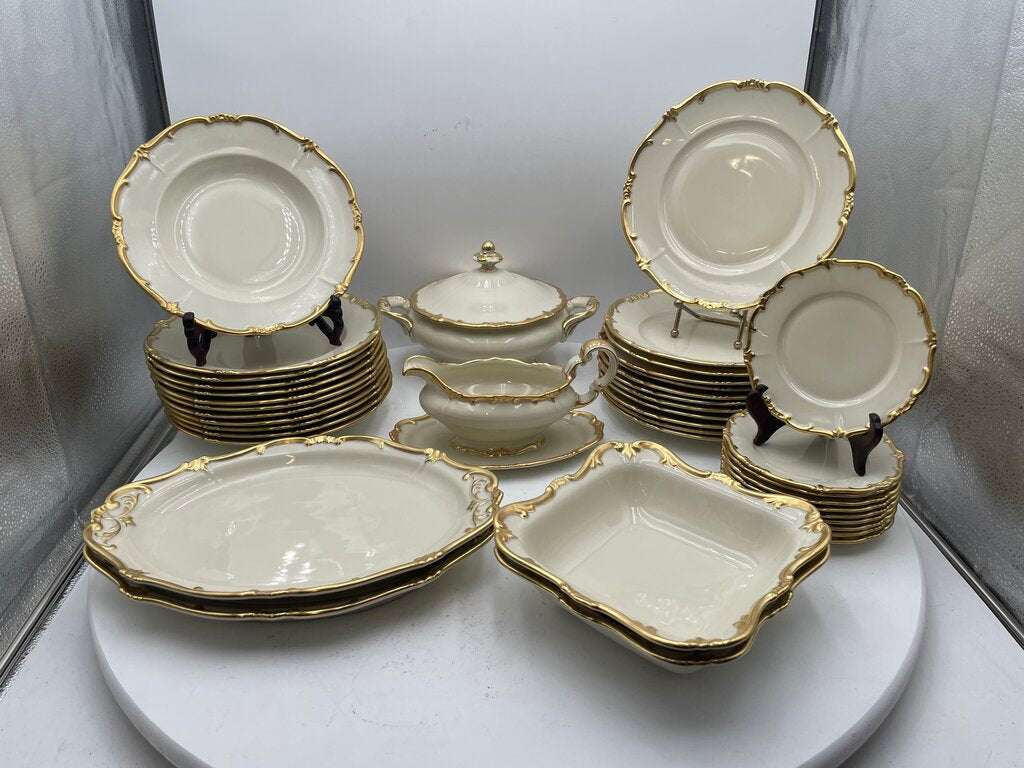 Weimar German Porcelain Katharina #7049 Gold Trim 40Pcs