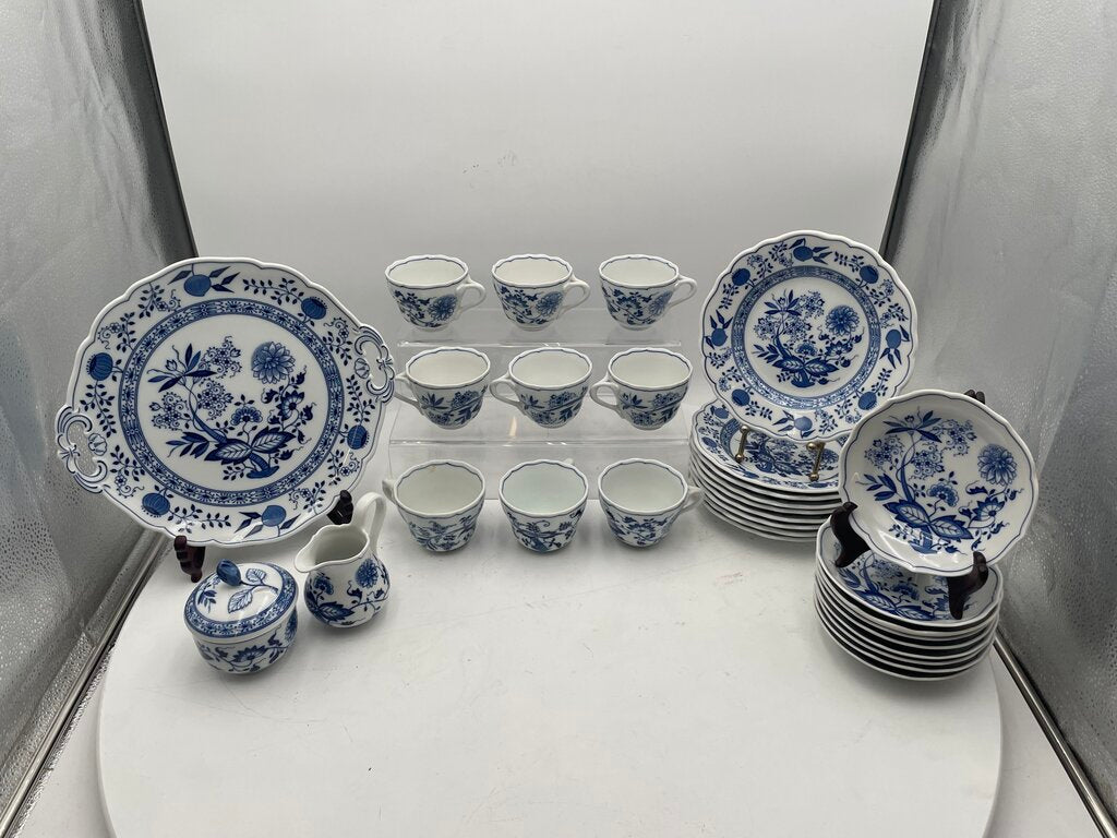Hutschenreuther Blue Onion Pattern 31 Pcs