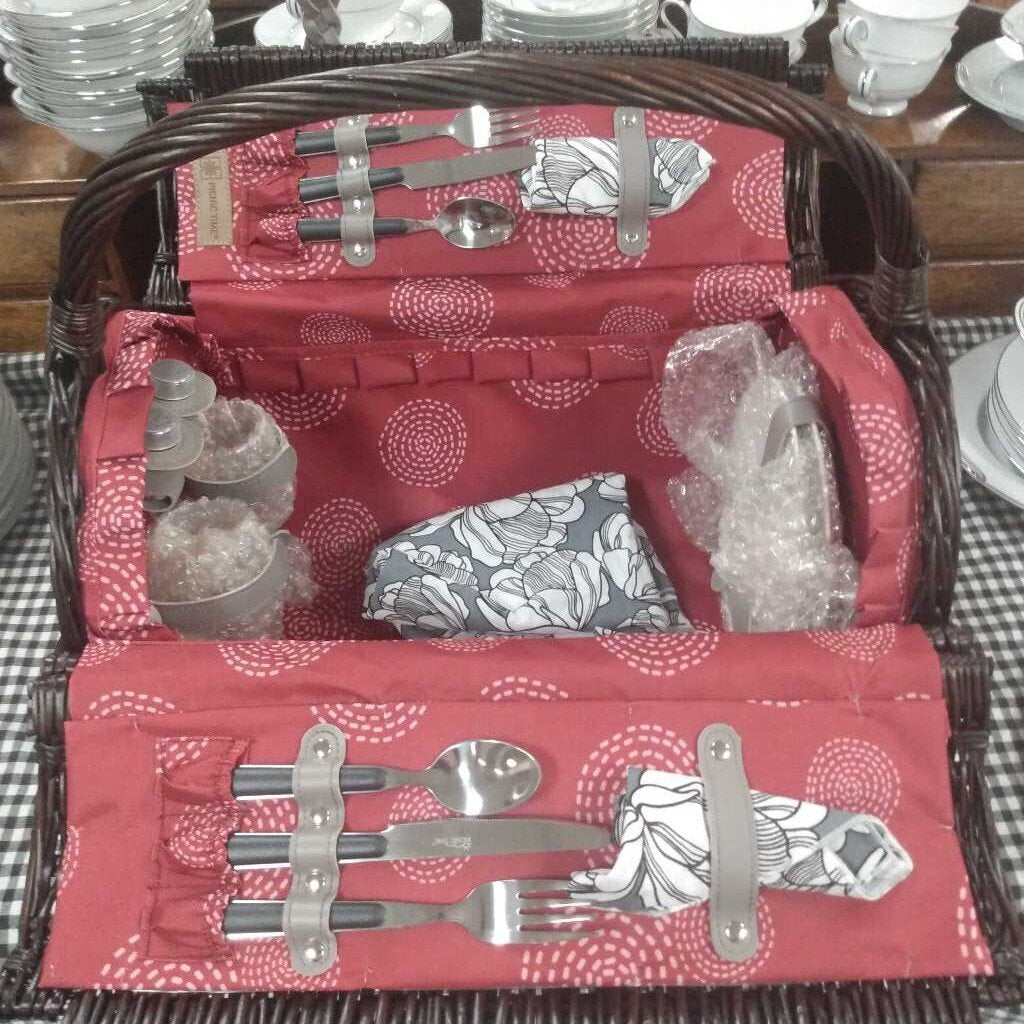 Picnic Time Wicker Barrel Picnic Basket w/Accessories