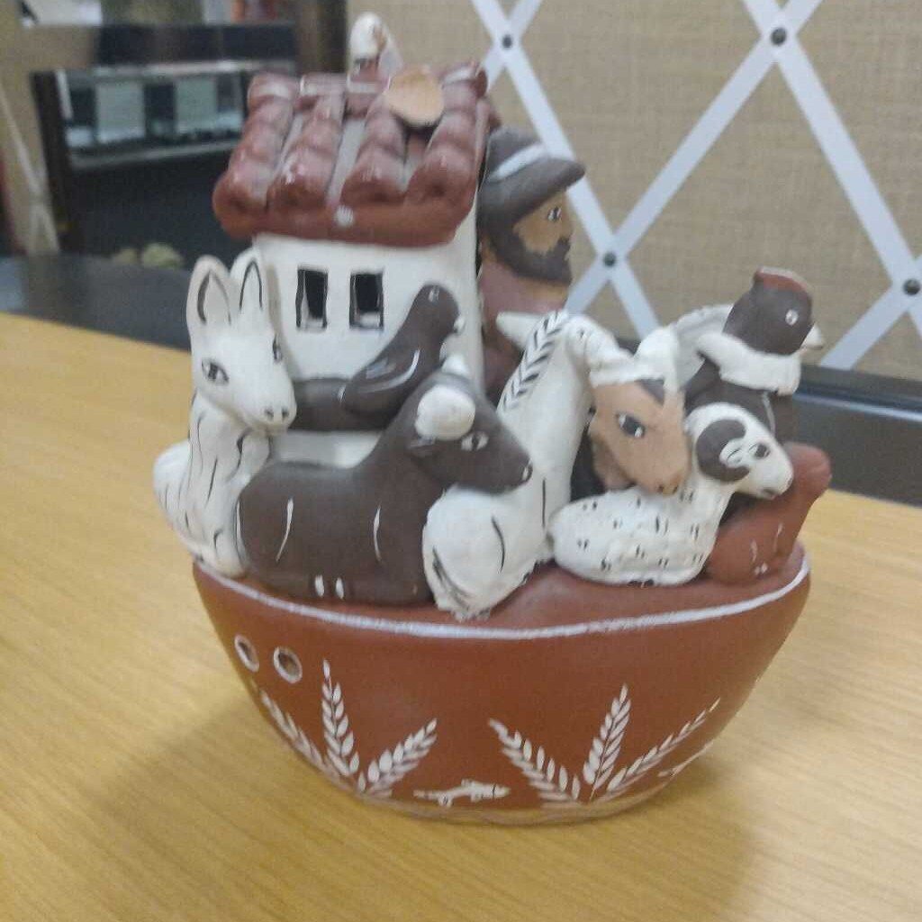 Pottery Folk Art Noah's Ark