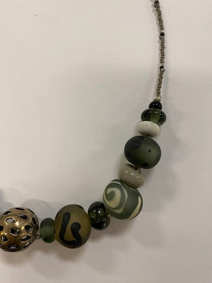 Mixed Material Beaded Wire Necklace
