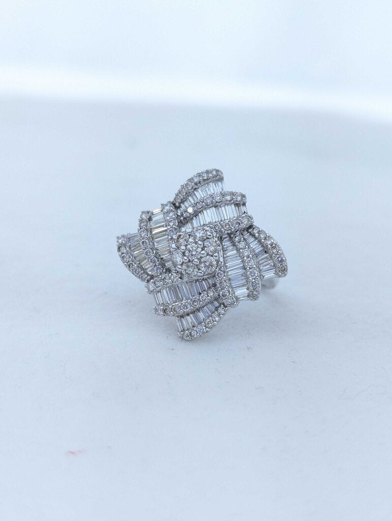 Ornate Diamond Ring 18k White Gold
