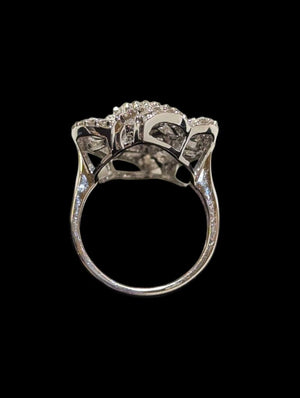 Ring 18k White Gold Diamond (oval flower)