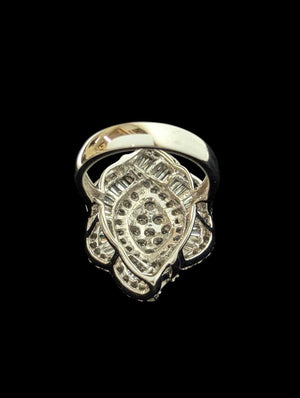 Ring 18k White Gold Diamond (oval flower)