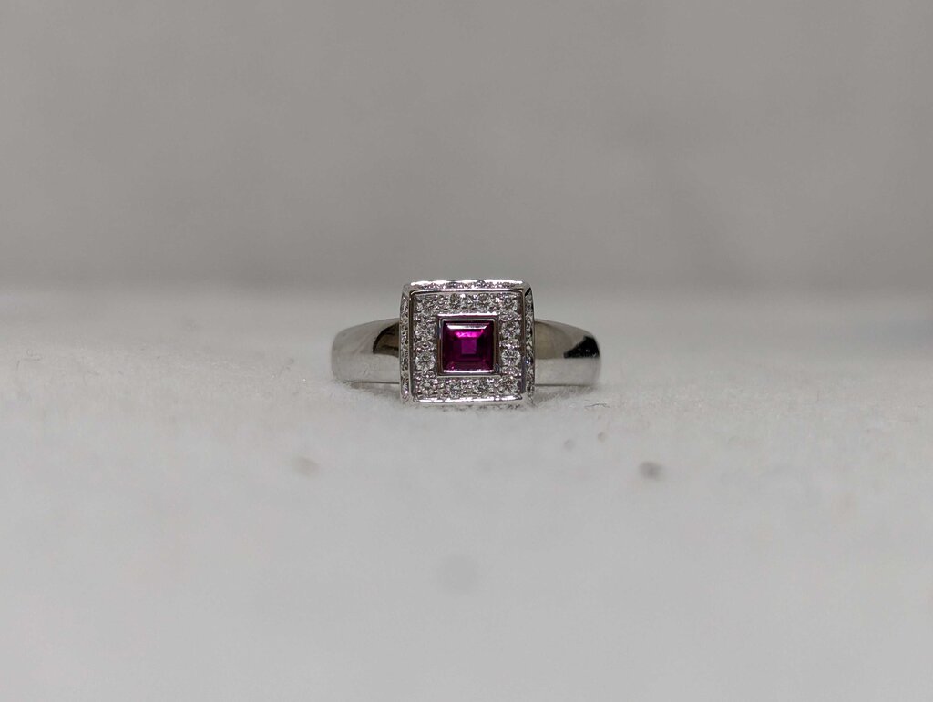 Ruby & Diamond Ring 18k White Gold (princess cut)