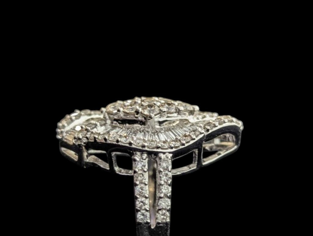 Diamond Ring 18k White Gold (smaller oval)
