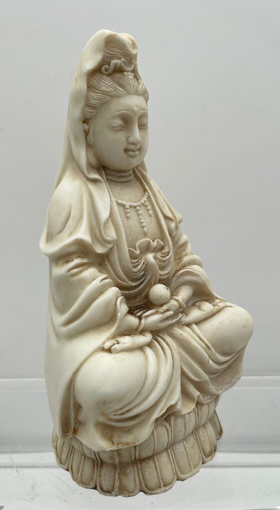 East Asian Buddhism Resin Cast Figural Guanyin Bodhisattva 6"