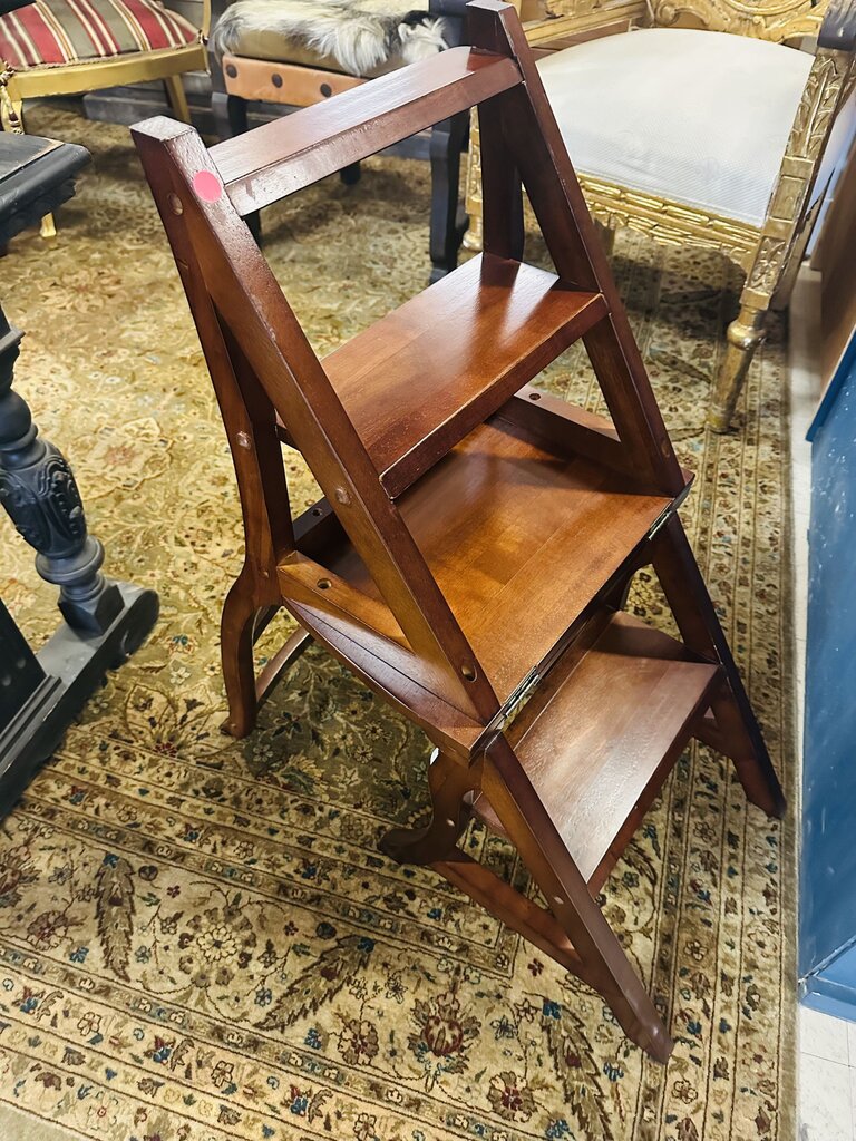 Library Chair Transformable To Stepladder