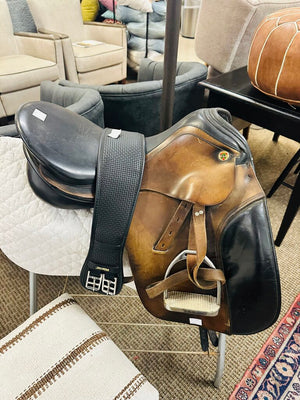 Karl Niedersuess Dressage Saddle 17" w/ Cover, Blanket, & Stand