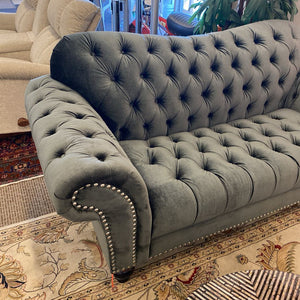 Tufted Velvet Loveseat