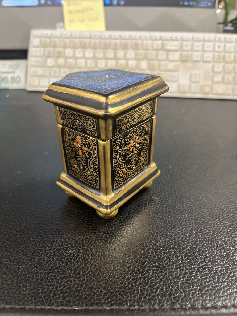 Lenwile Ardalt Artware Ceramic Trinket Box