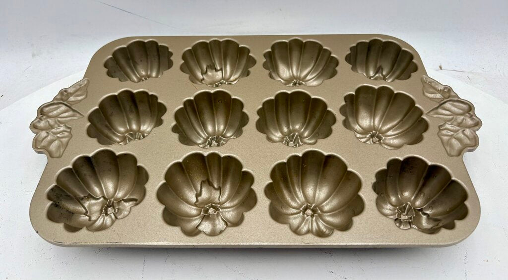 Nordic Ware Pumpkin Patch Pan 6cups/1.4Ltr