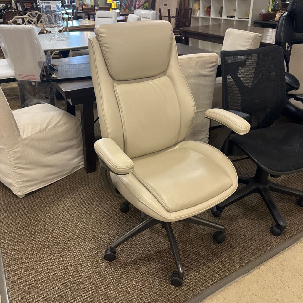 LA- Z- Boy Torry Executive Office Chair