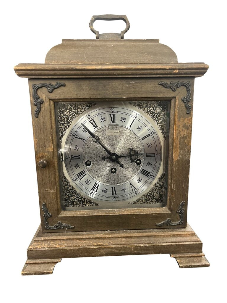 Vintage Hamilton Chiming Mantel Clock With 2 Keys In Walnut Case With Glass Door