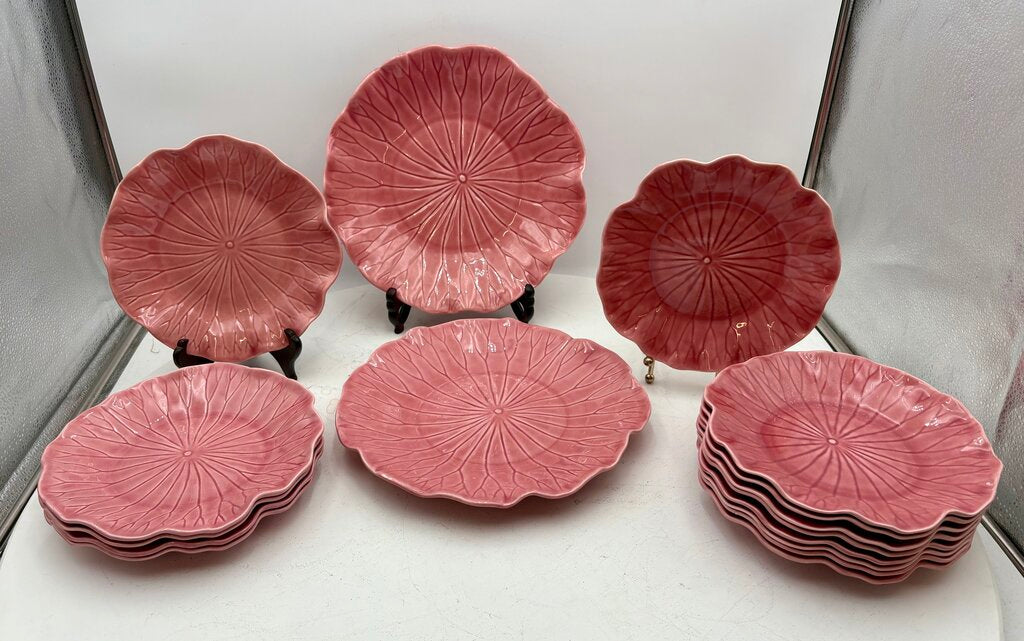 Vintage Metlox USA Rose Pink Lotus Plate Set (16Pcs)