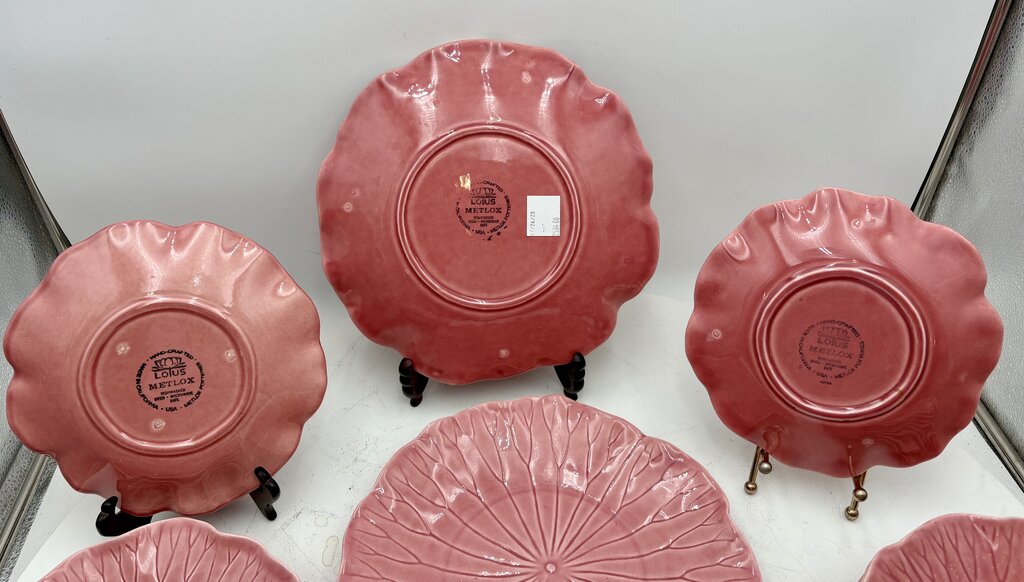 Vintage Metlox USA Rose Pink Lotus Plate Set (16Pcs)