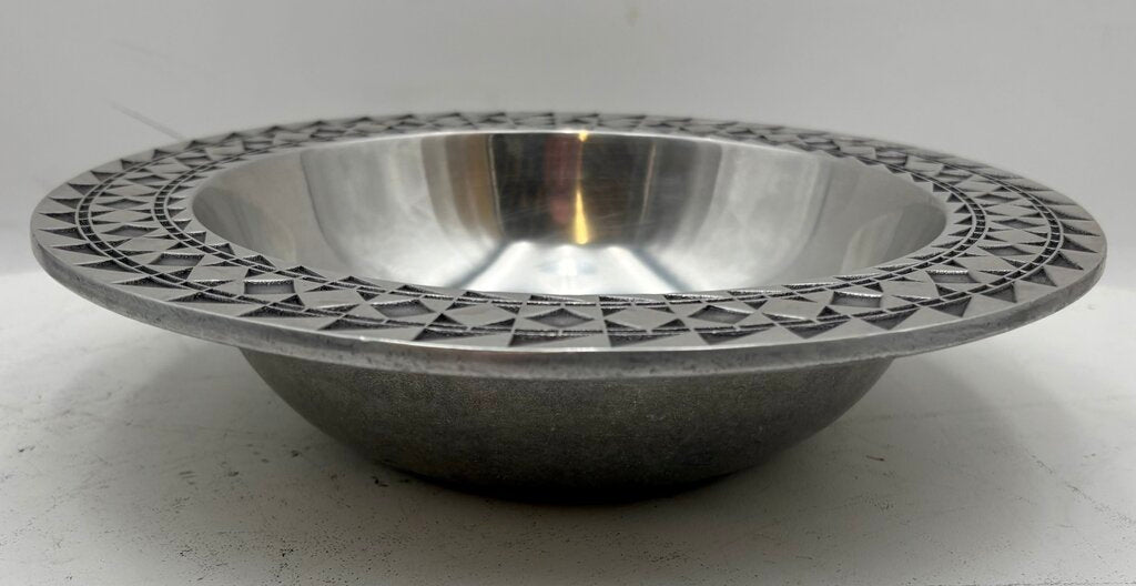 Wilton Mount Joy Pa. Pewter Armetal Acoma Bowl 10.5"