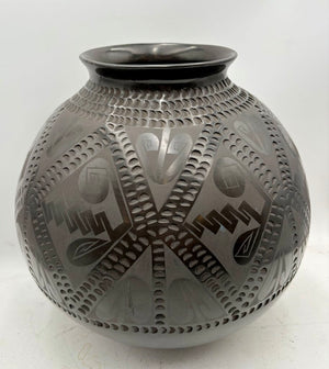 Casa Grande Gloria Hernandez Black Pottery Vessel 12.5"