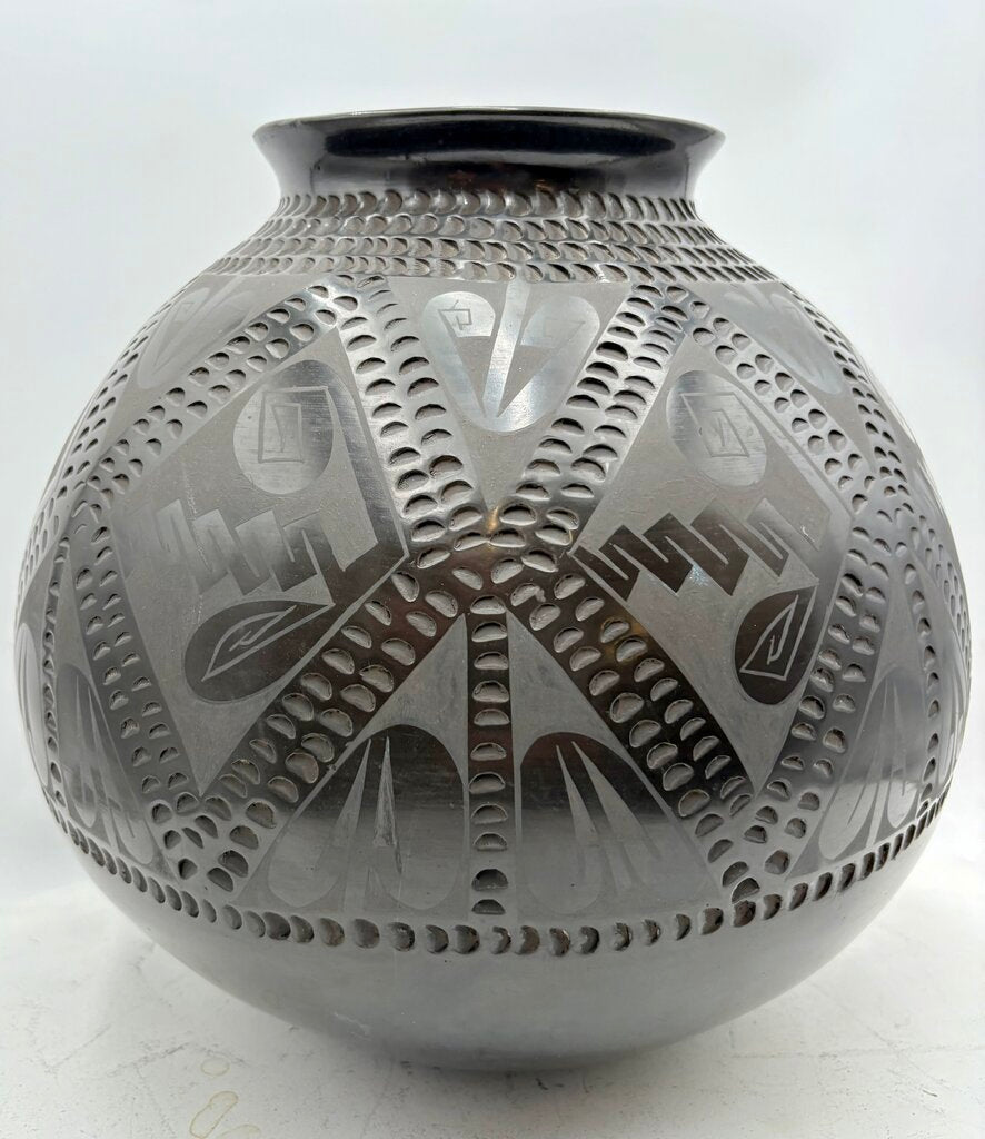 Casa Grande Gloria Hernandez Black Pottery Vessel 12.5"