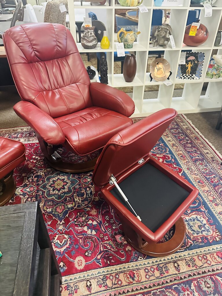 BenchMaster Nicholas Chair and Ottoman orig. $1499