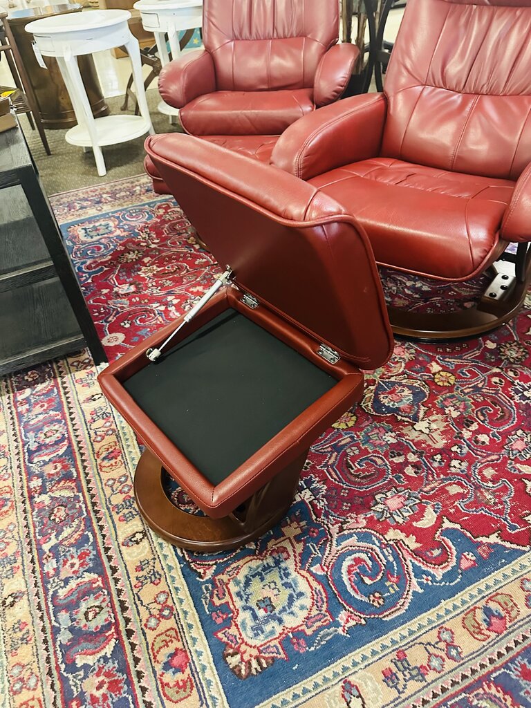 BenchMaster Nicholas Chair and Ottoman orig. $1499