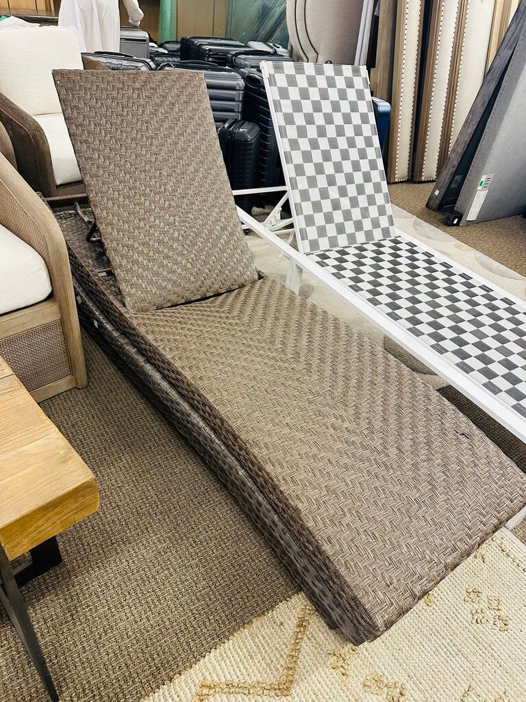 Wicker Chaise Lounge