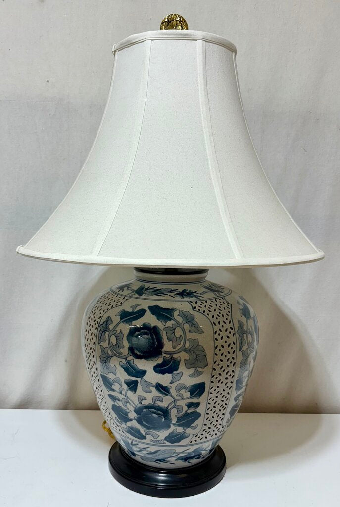 Vintage Chinese Blue White Floral Motif Porcelain Pierced Ginger Jar Table Lamp