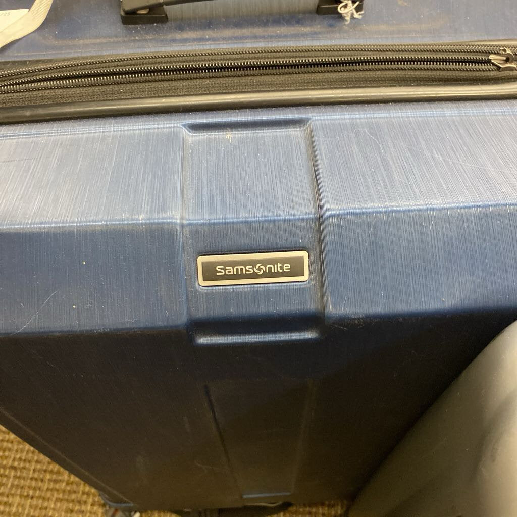 Assorted Large Suitcase (Each)