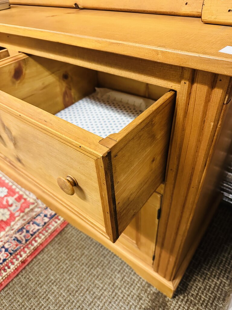 Maple Buffet w/ Hutch 64x20x84