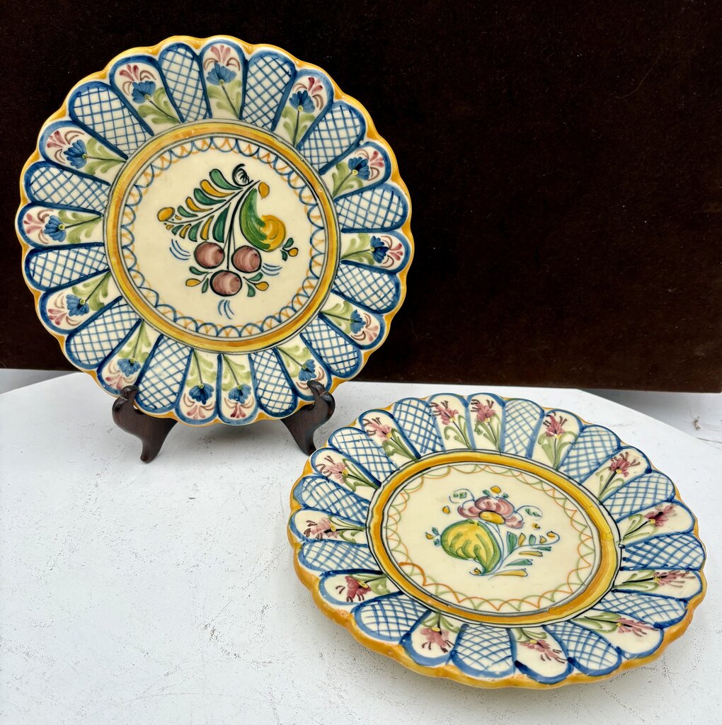 Mave Talavera Mexican Pottery Cherries XXI Scalloped Edge Plate 8.75"
