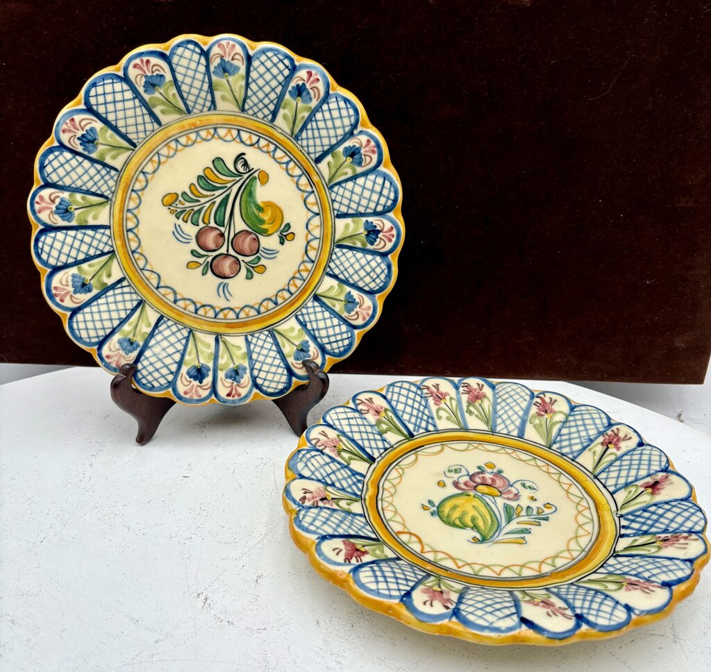 Mave Talavera Mexican Pottery Cherries XXI Scalloped Edge Plate 8.75"