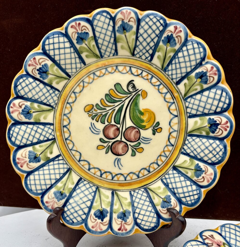 Mave Talavera Mexican Pottery Cherries XXI Scalloped Edge Plate 8.75"