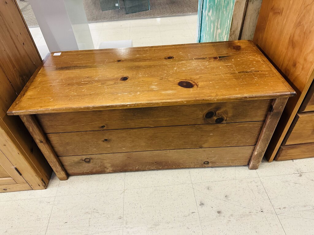Pine Storage Chest 16.5x37x18