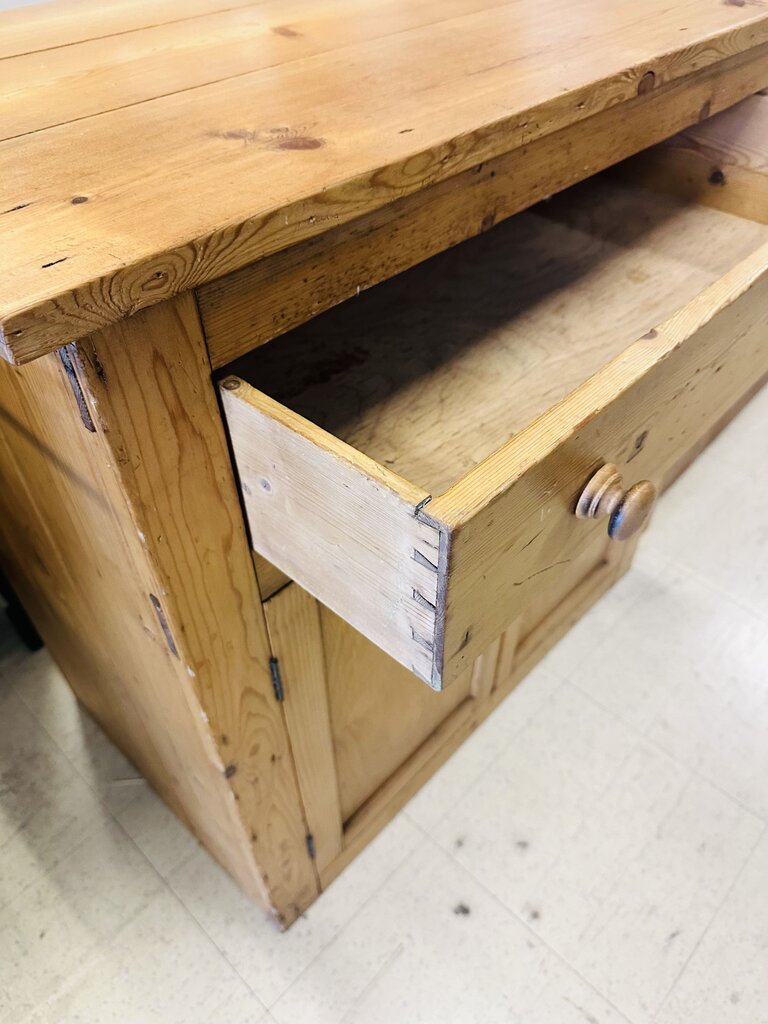 Maple Cupboard w/ Drawer18x32x32